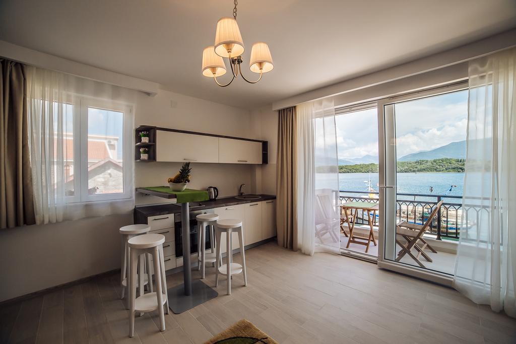 Apartments Harmonia Tivat Extérieur photo