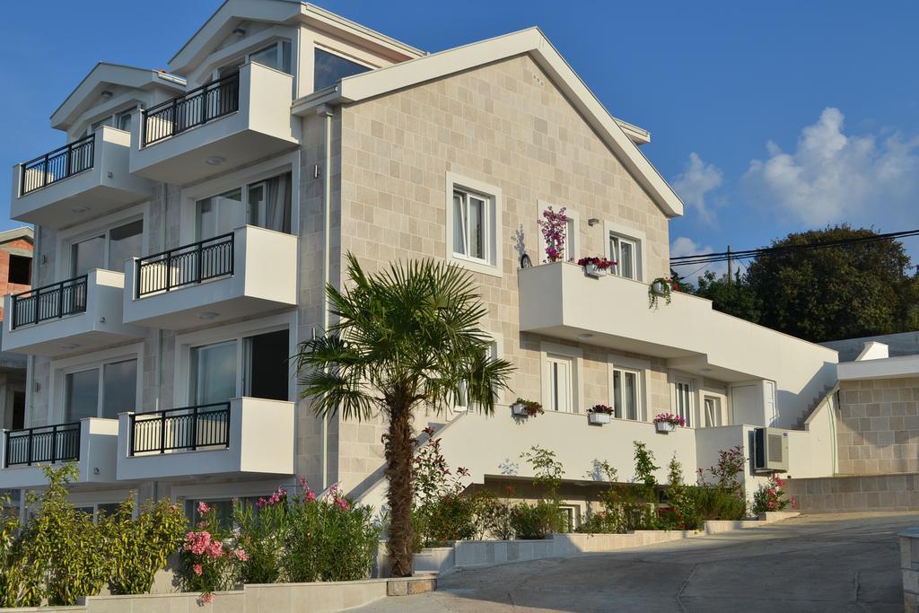 Apartments Harmonia Tivat Extérieur photo